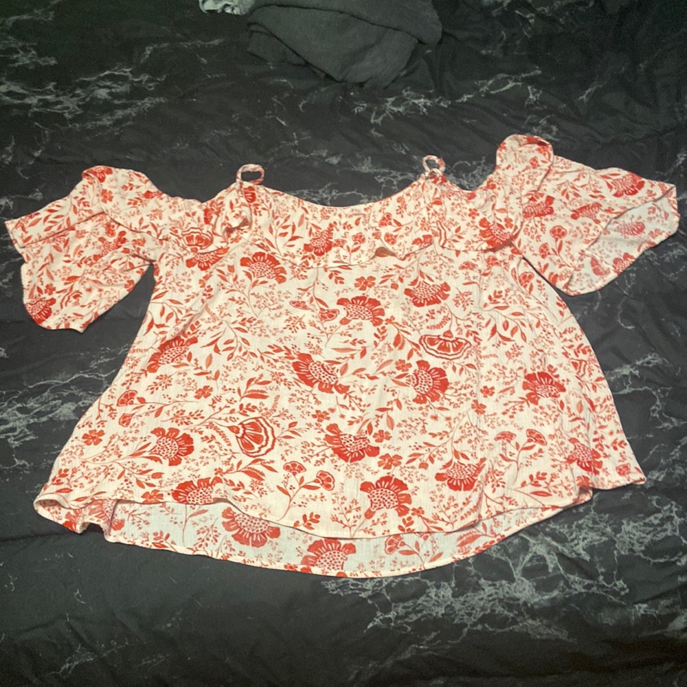 Women’s casual or dress up, flowing top
